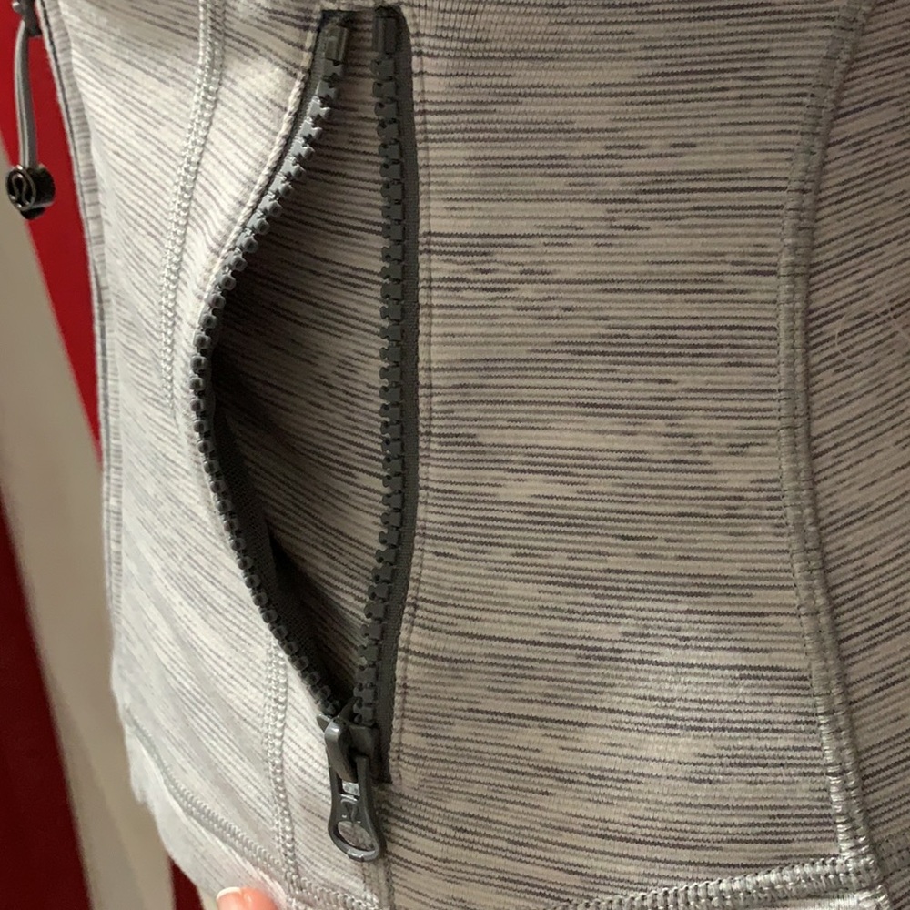Lululemon Workout Jacket - image 5
